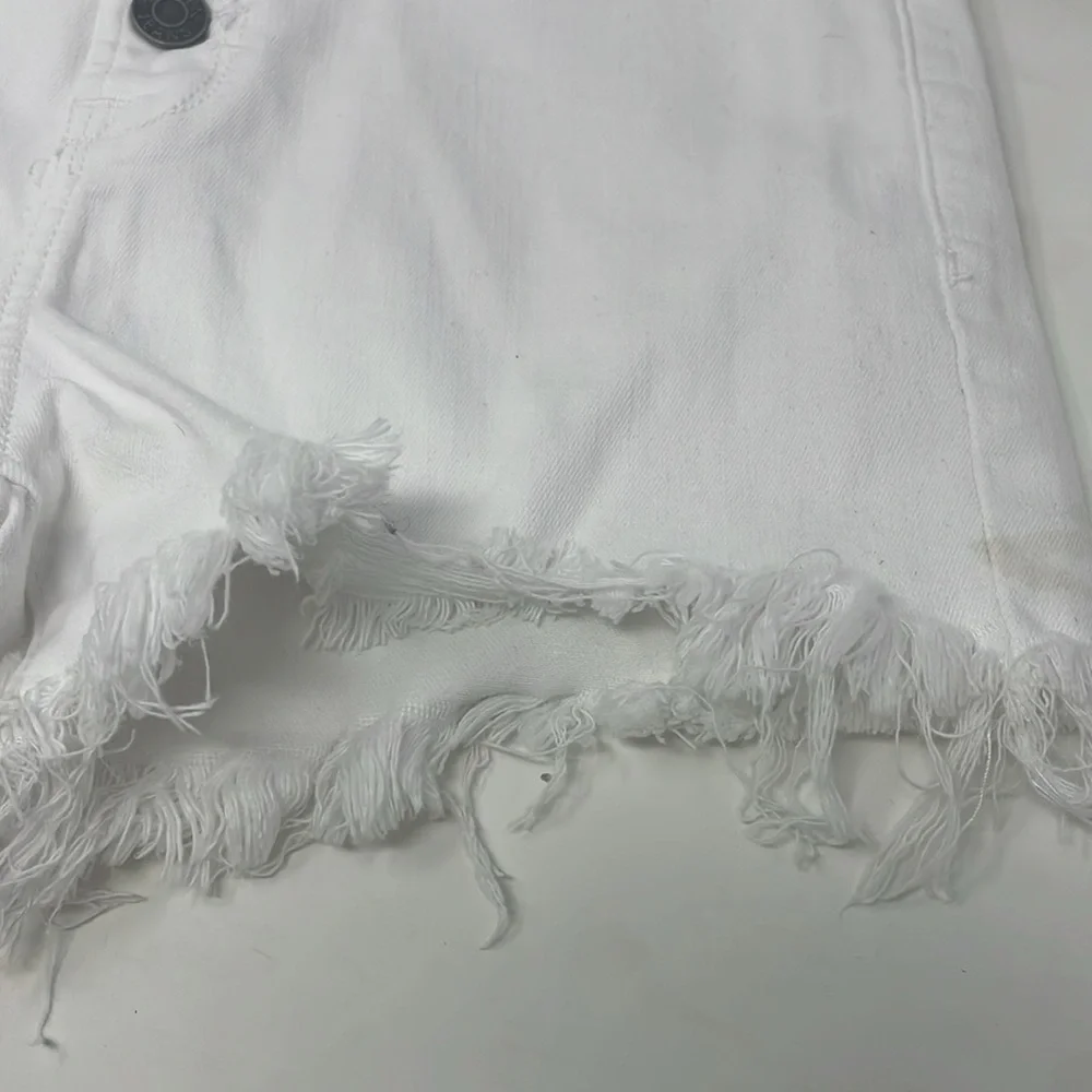 Hidden White Frayed Hem Women Shorts Size Small Excellent Condition